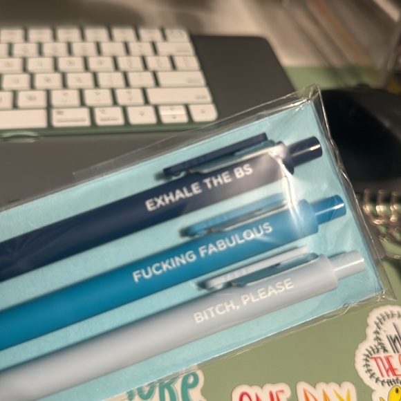 Set of 3 cheeky pens - Picture 3 of 3